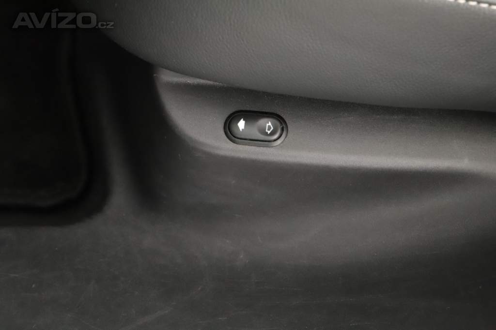 Foto inzerátu Land Rover Range Rover Velar D240