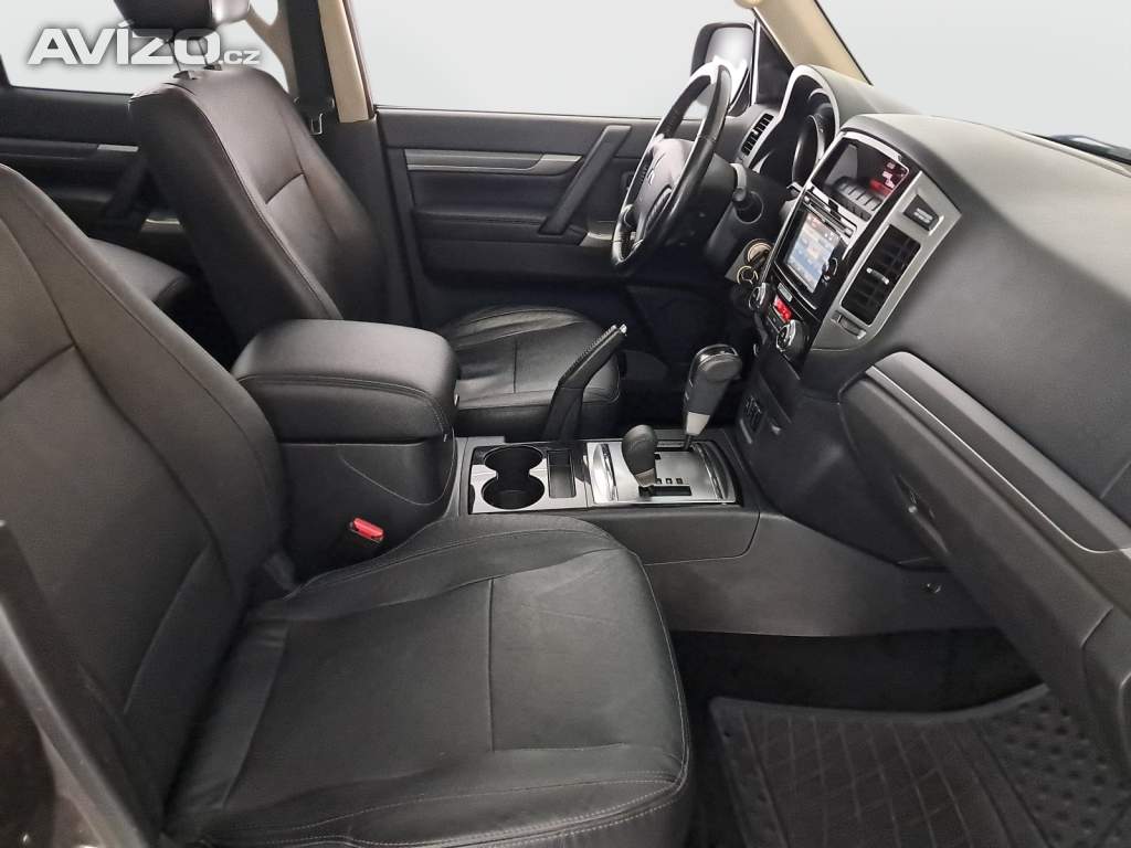 Foto inzerátu Mitsubishi Pajero 3.2 DI-D