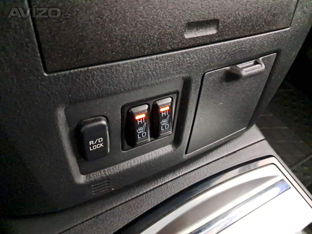 Foto inzerátu Mitsubishi Pajero 3.2 DI-D