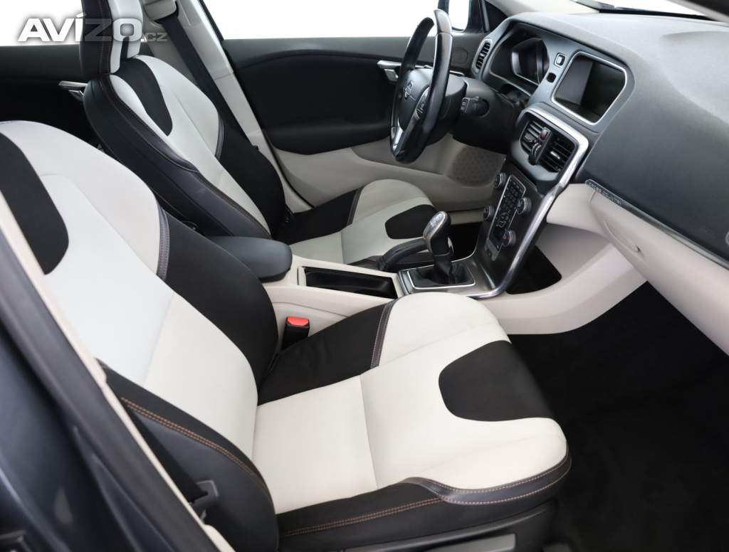 Foto inzerátu Volvo V40 Cross Country 2.0 D3