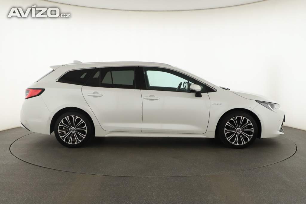 Foto inzerátu Toyota Corolla 1.8 Hybrid