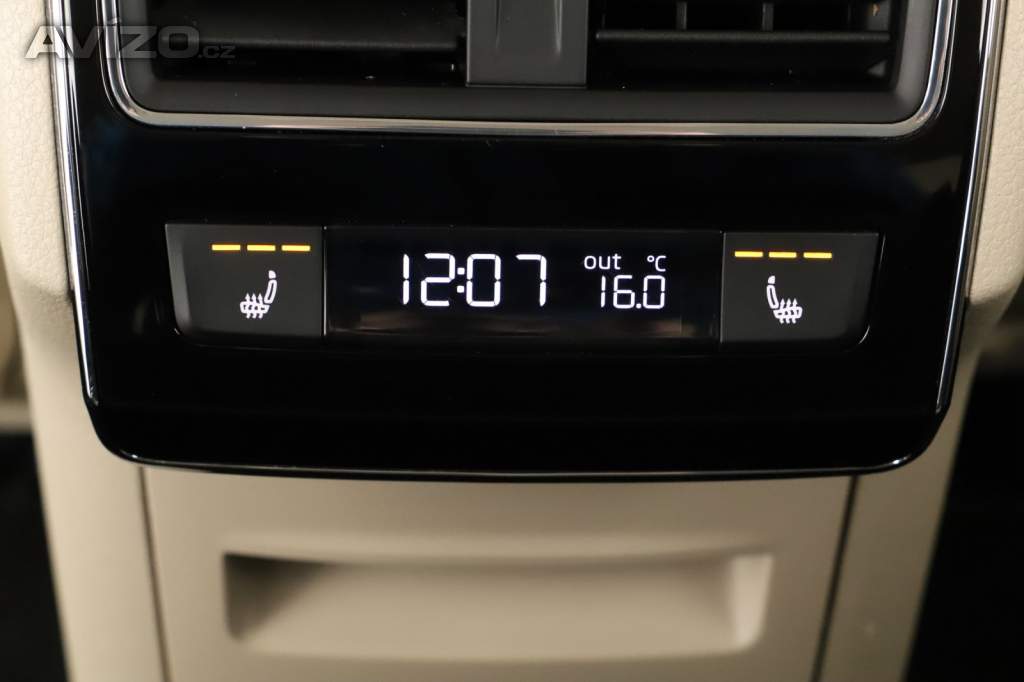 Foto inzerátu Skoda Superb 2.0 TDI 4x4