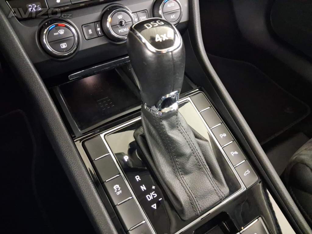 Foto inzerátu Skoda Superb 2.0 TSI