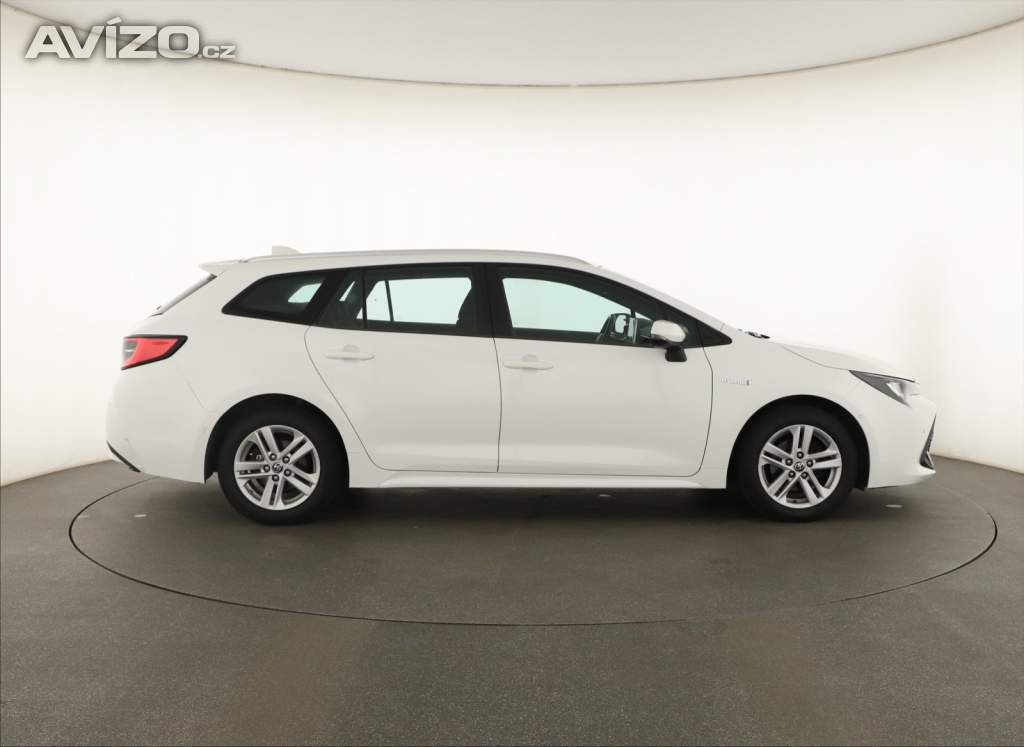 Foto inzerátu Toyota Corolla 1.8 Hybrid
