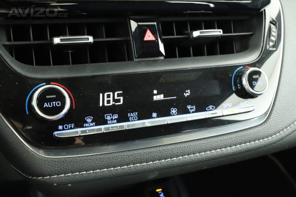 Foto inzerátu Toyota Corolla 1.8 Hybrid