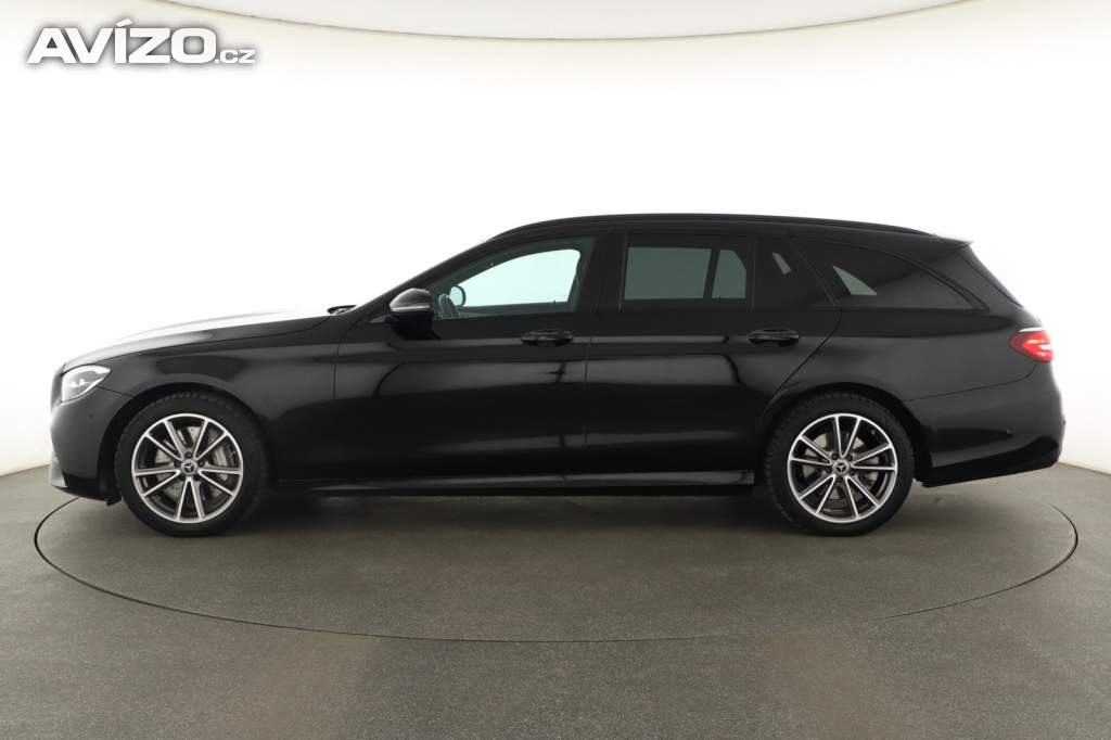 Foto inzerátu Mercedes E E 300 e 4MATIC
