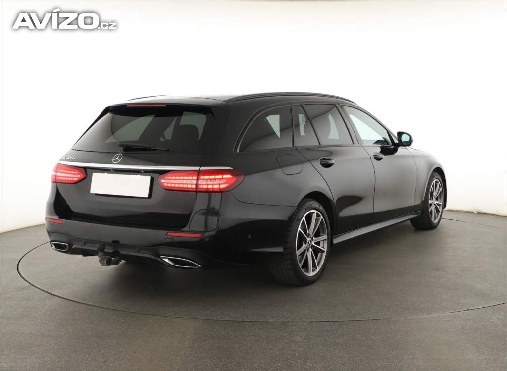 Foto inzerátu Mercedes E E 300 e 4MATIC