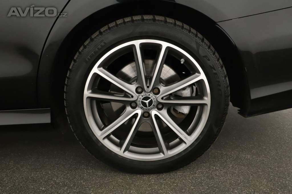 Foto inzerátu Mercedes E E 300 e 4MATIC