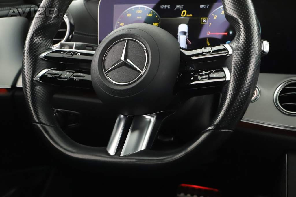 Foto inzerátu Mercedes E E 300 e 4MATIC