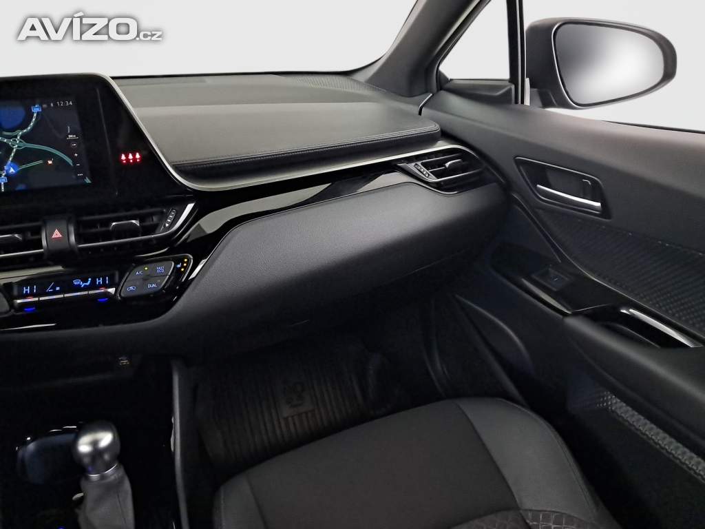 Foto inzerátu Toyota C-HR 1.8 Hybrid