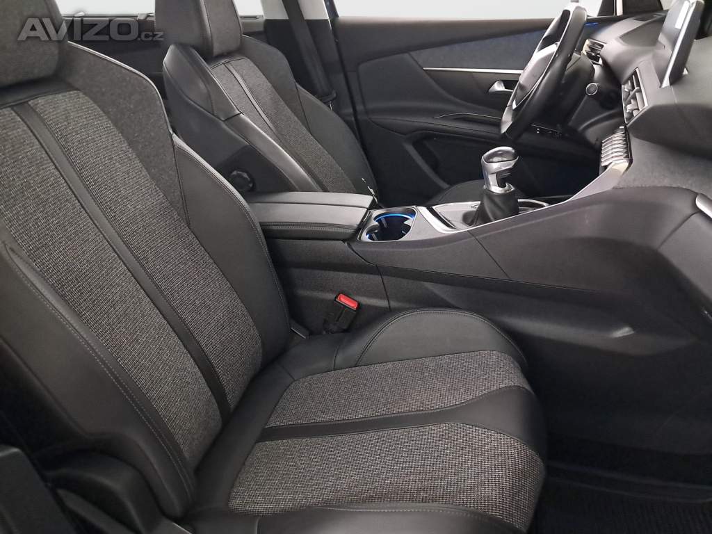 Foto inzerátu Peugeot 5008 PureTech 130