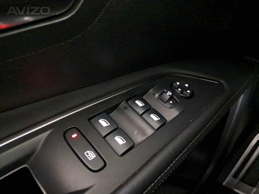 Foto inzerátu Peugeot 5008 PureTech 130