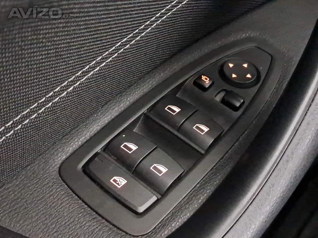 Foto inzerátu BMW X1 sDrive18i