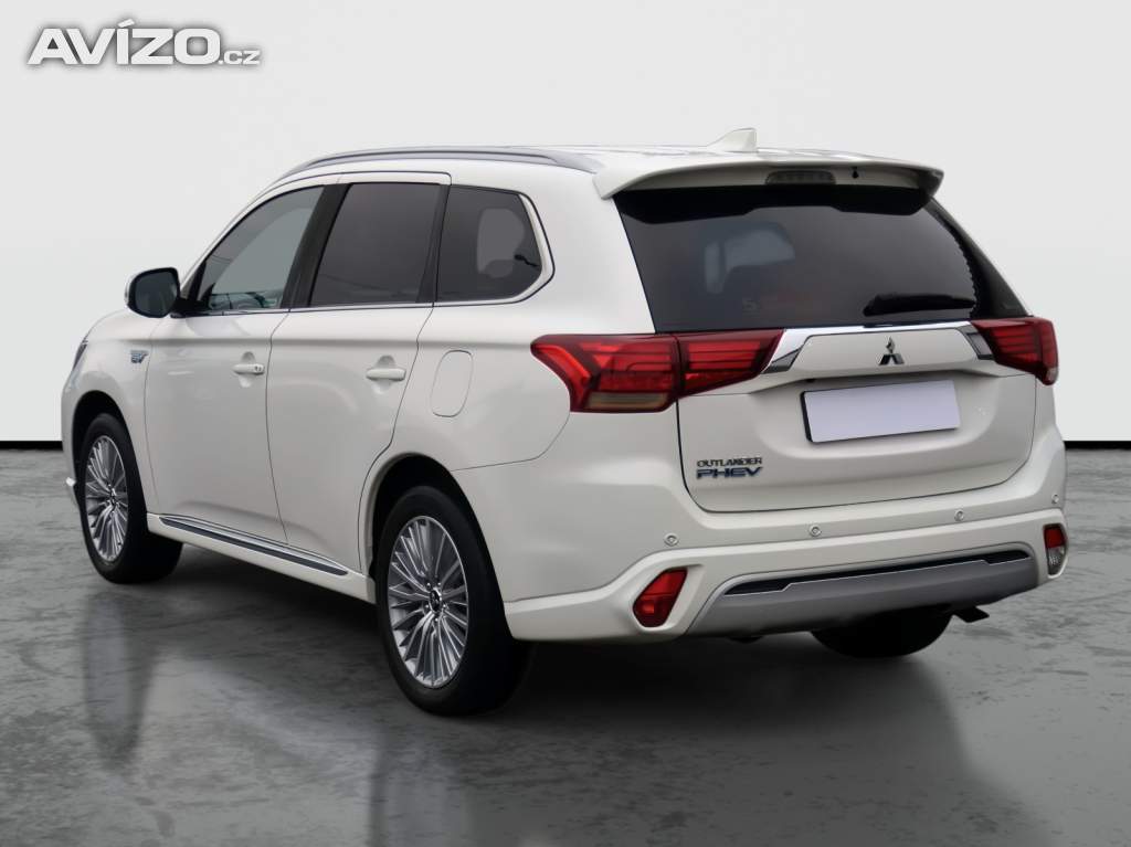 Foto inzerátu Mitsubishi Outlander 2.4 PHEV