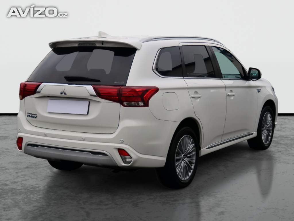 Foto inzerátu Mitsubishi Outlander 2.4 PHEV