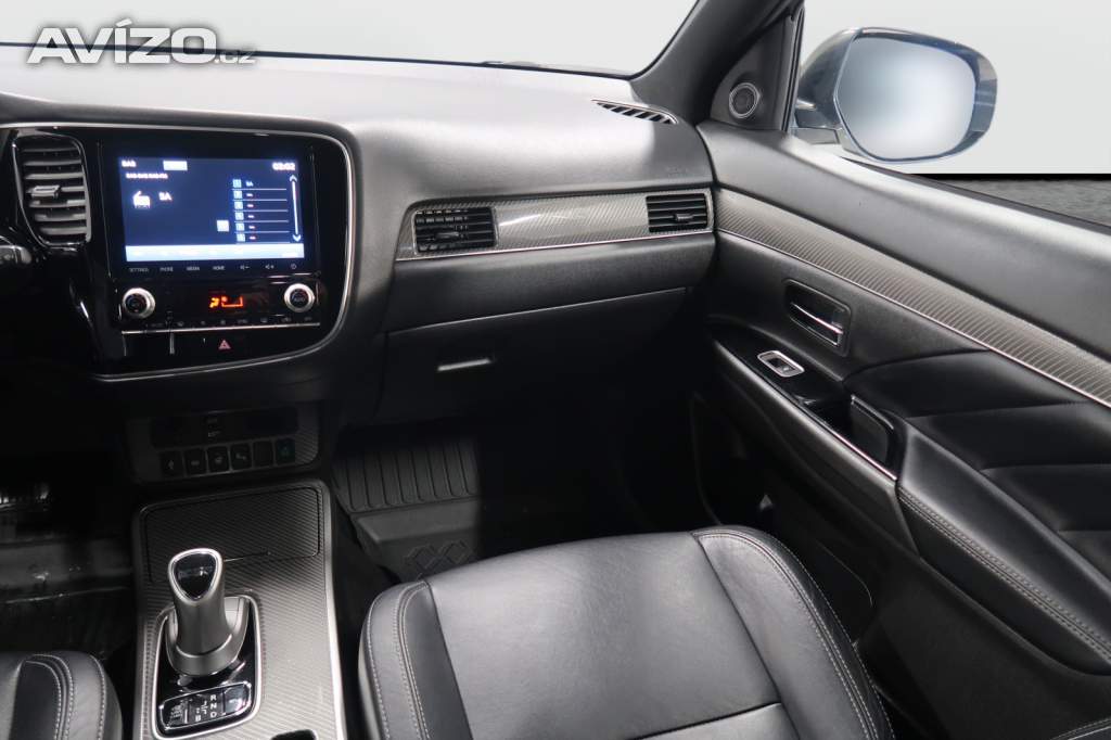 Foto inzerátu Mitsubishi Outlander 2.4 PHEV