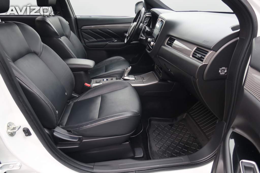 Foto inzerátu Mitsubishi Outlander 2.4 PHEV