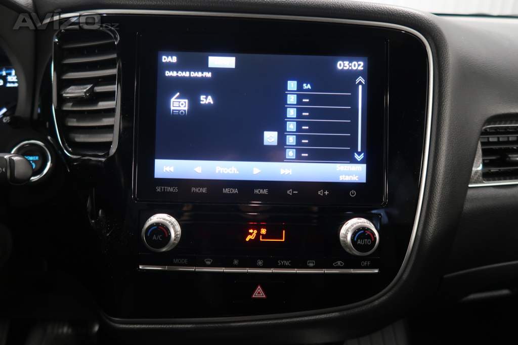 Foto inzerátu Mitsubishi Outlander 2.4 PHEV