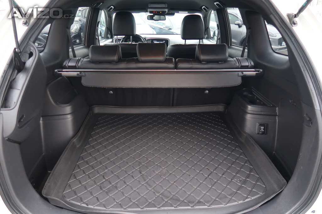 Foto inzerátu Mitsubishi Outlander 2.4 PHEV