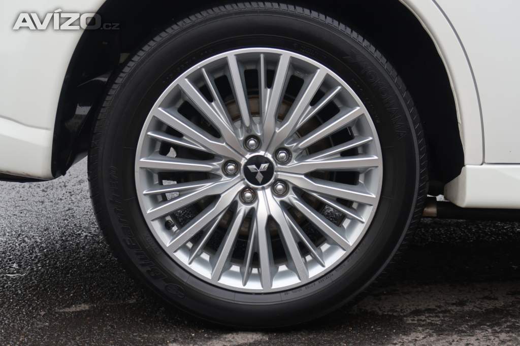 Foto inzerátu Mitsubishi Outlander 2.4 PHEV
