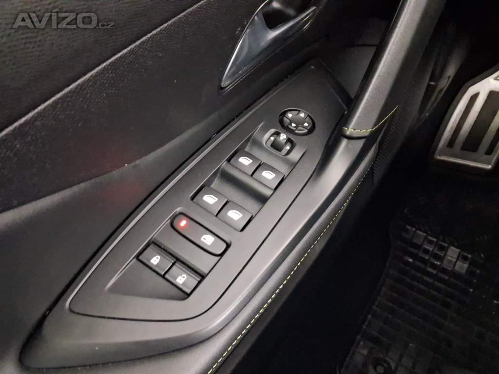 Foto inzerátu Peugeot 308 Hybrid 180