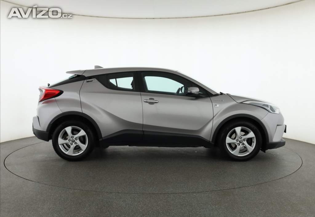 Foto inzerátu Toyota C-HR 1.8 Hybrid