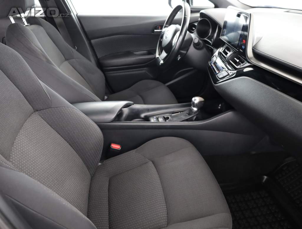 Foto inzerátu Toyota C-HR 1.8 Hybrid