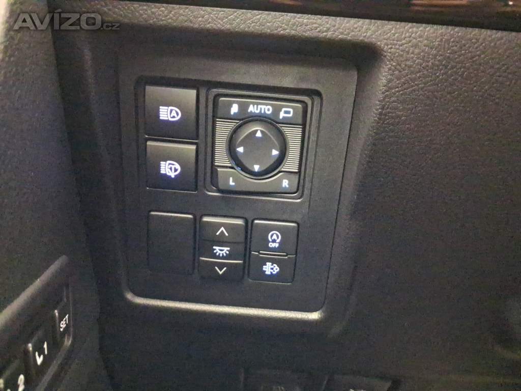Foto inzerátu Toyota Land Cruiser 2.8 D-4D