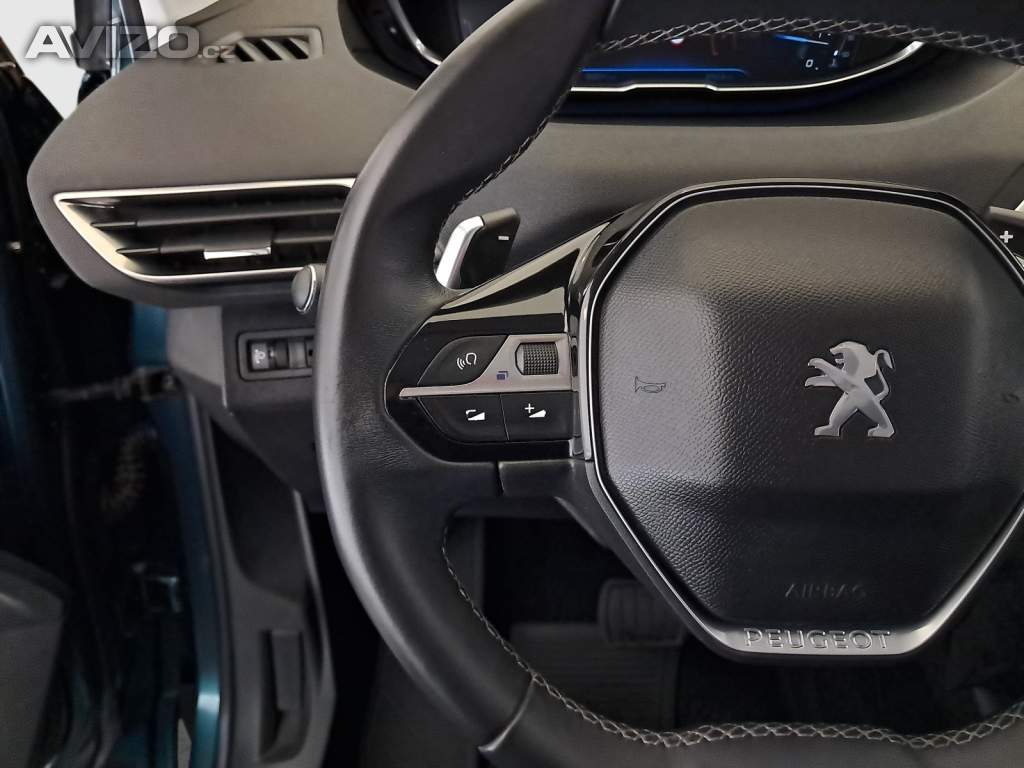 Foto inzerátu Peugeot 5008 PureTech 130