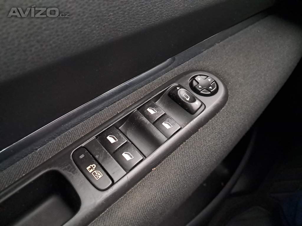 Foto inzerátu Peugeot 3008 1.6 VTi
