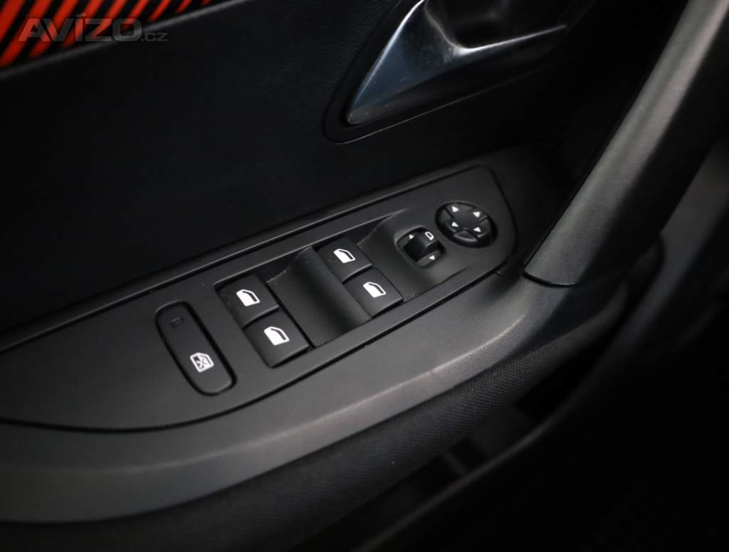 Foto inzerátu Peugeot 2008 1.2 PureTech