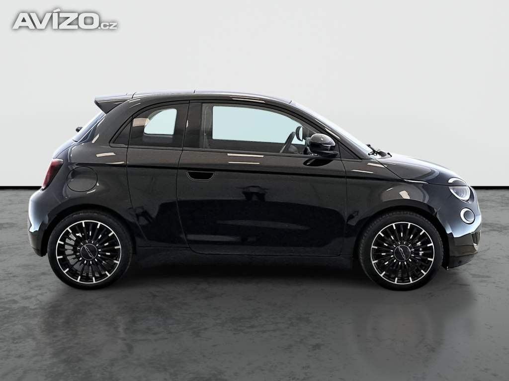 Foto inzerátu Fiat 500e 42 kWh