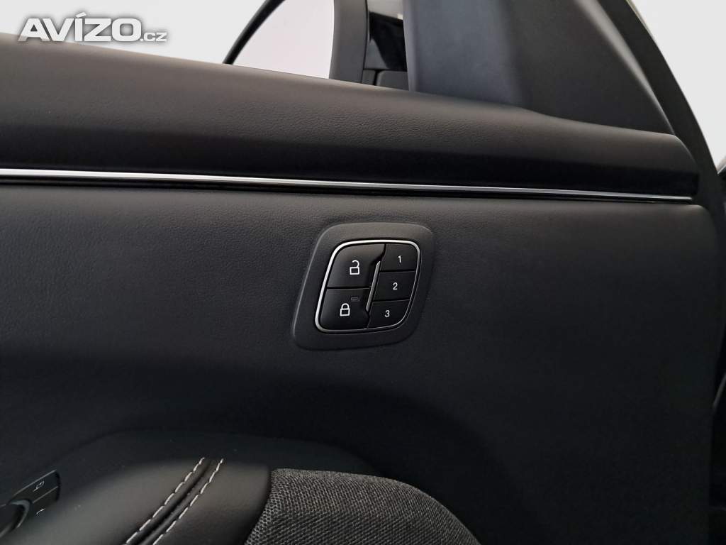 Foto inzerátu Ford Mustang Mach-E Standard Range AWD