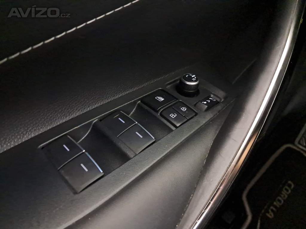 Foto inzerátu Toyota Corolla 2.0 Hybrid