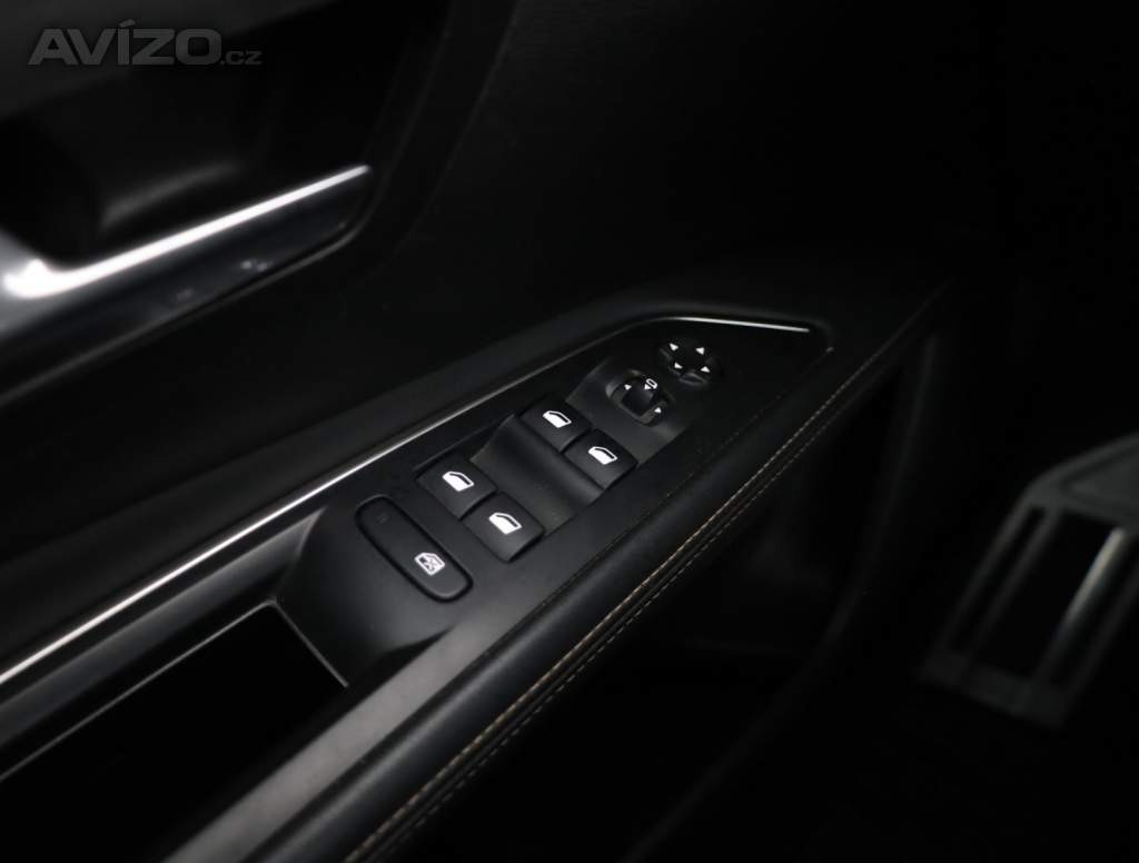 Foto inzerátu Peugeot 5008 1.5 BlueHDi