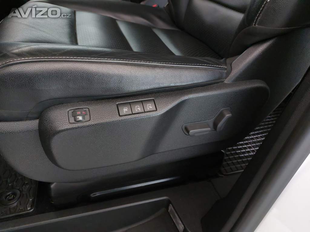 Foto inzerátu Peugeot Traveller 2.0 BlueHDi