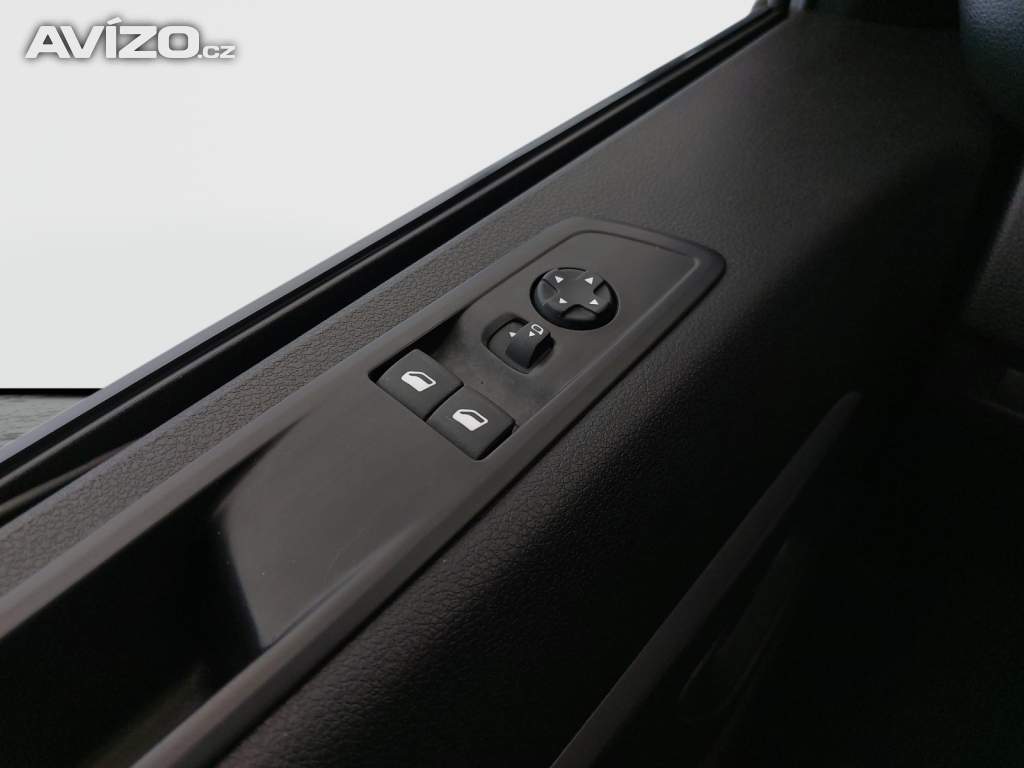 Foto inzerátu Peugeot Traveller 2.0 BlueHDi
