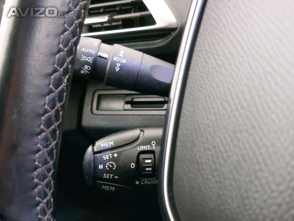 Foto inzerátu Peugeot 5008 1.5 BlueHDi