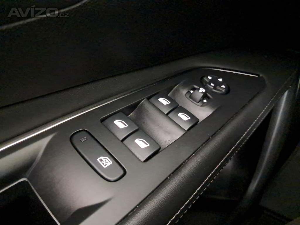 Foto inzerátu Peugeot 3008 1.5 BlueHDi