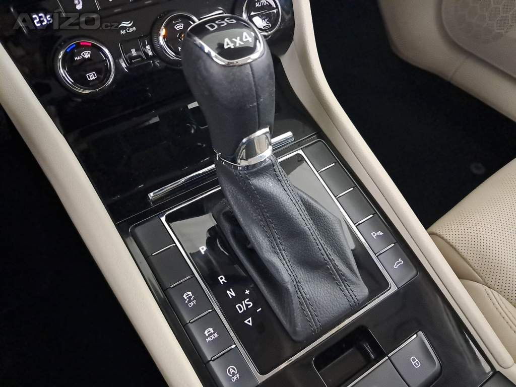 Foto inzerátu Skoda Superb 2.0 TDI