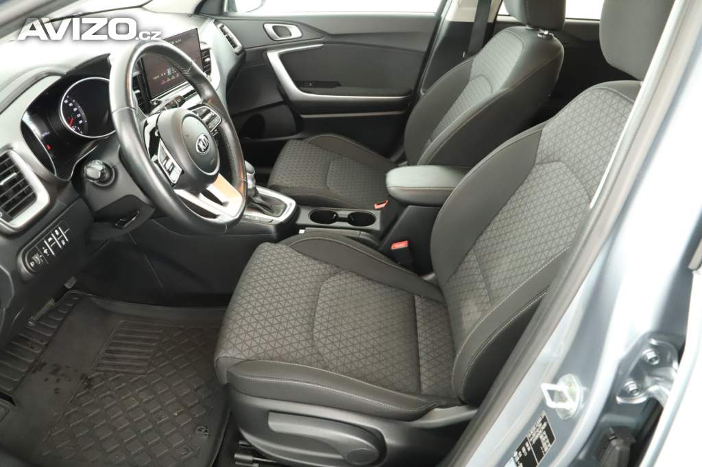 Foto inzerátu Kia Ceed 1.5 T-GDI MHEV