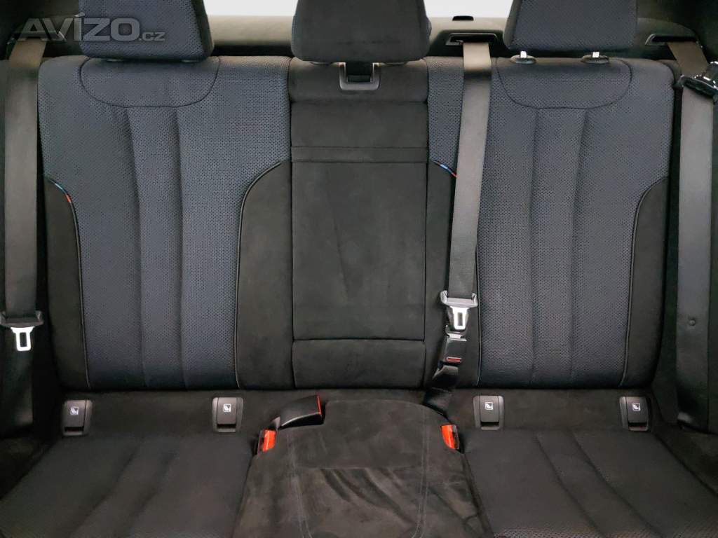 Foto inzerátu BMW 5 530e