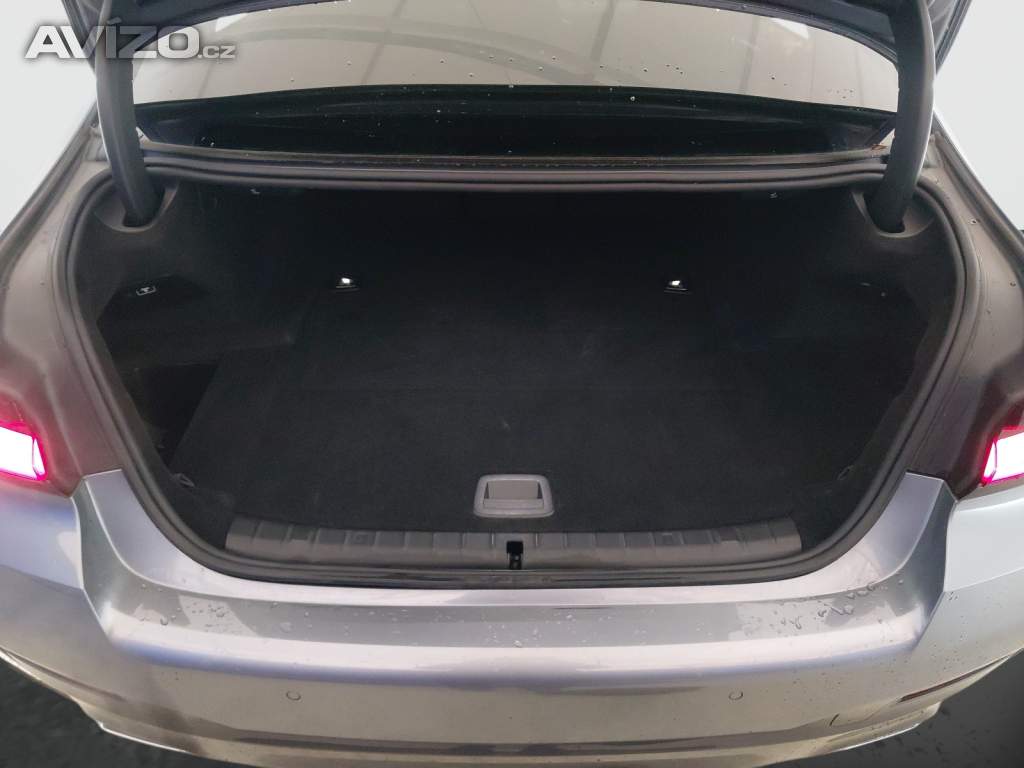 Foto inzerátu BMW 5 530e