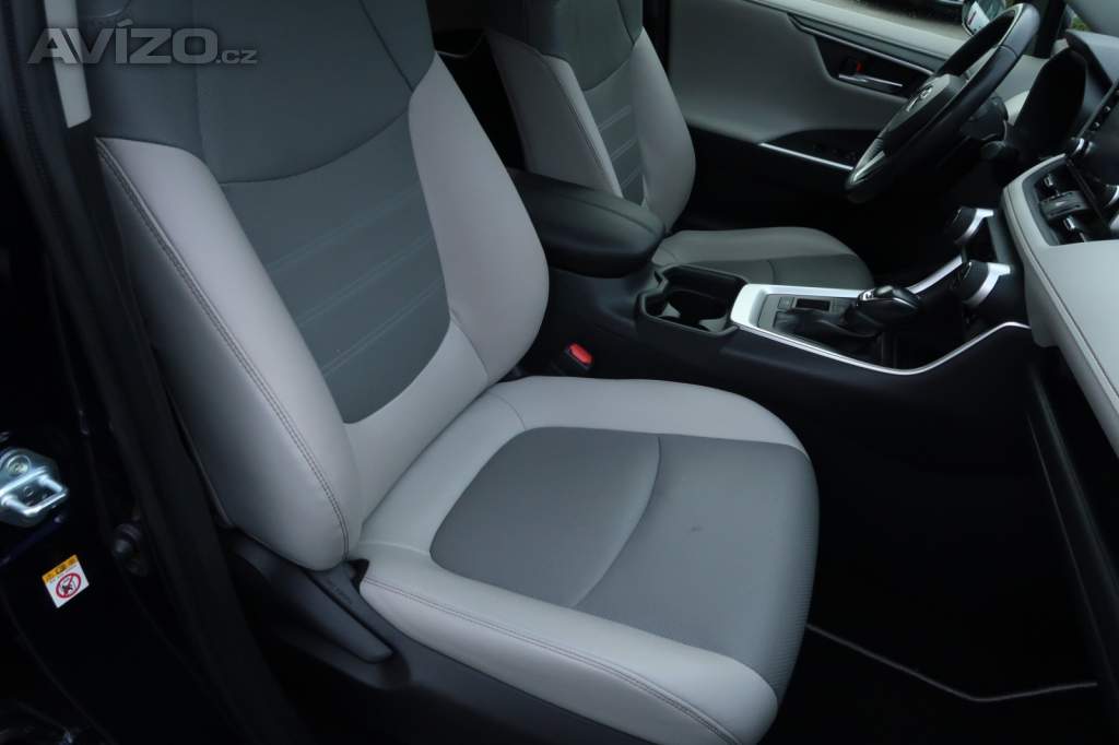 Foto inzerátu Toyota RAV 4 2.5 Hybrid