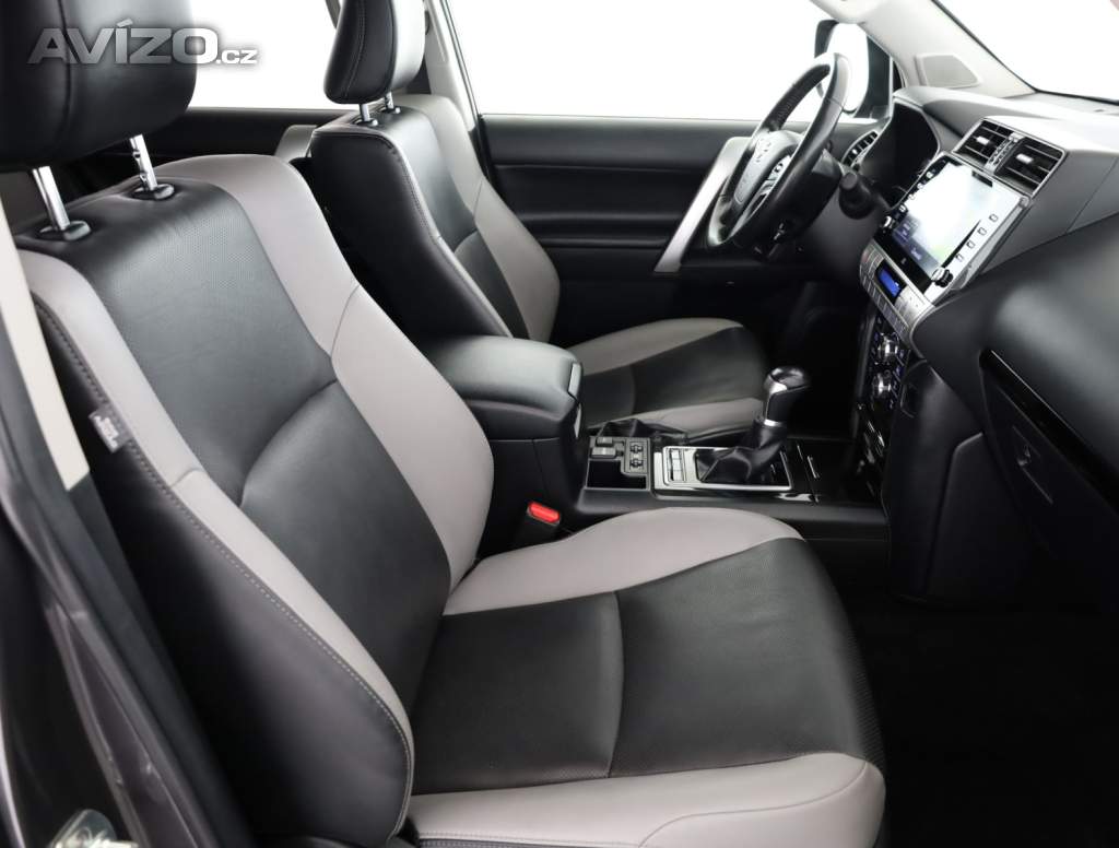 Foto inzerátu Toyota Land Cruiser 2.8 D-4D