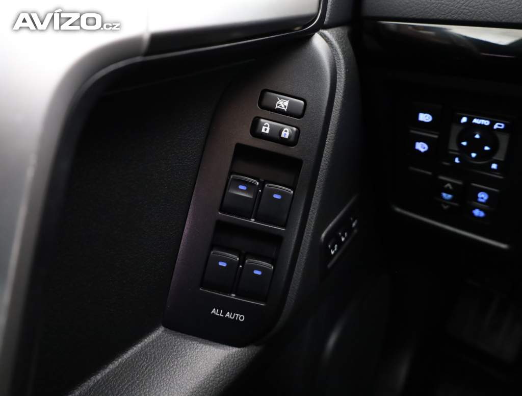 Foto inzerátu Toyota Land Cruiser 2.8 D-4D