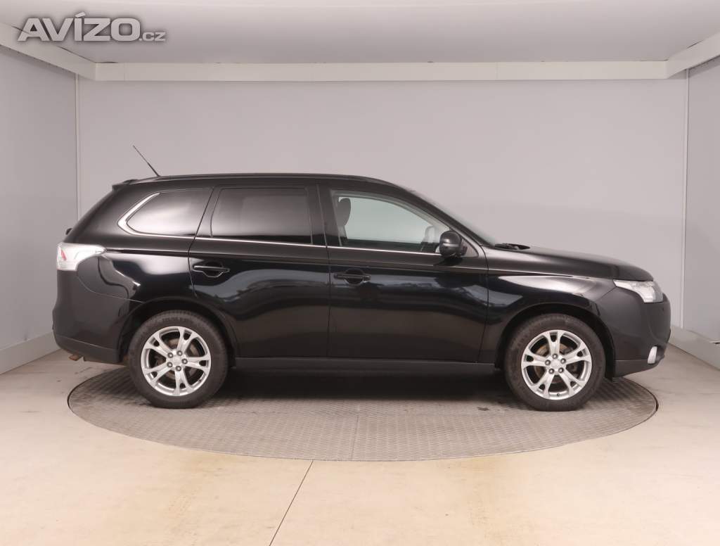 Foto inzerátu Mitsubishi Outlander 2.2 DI-D