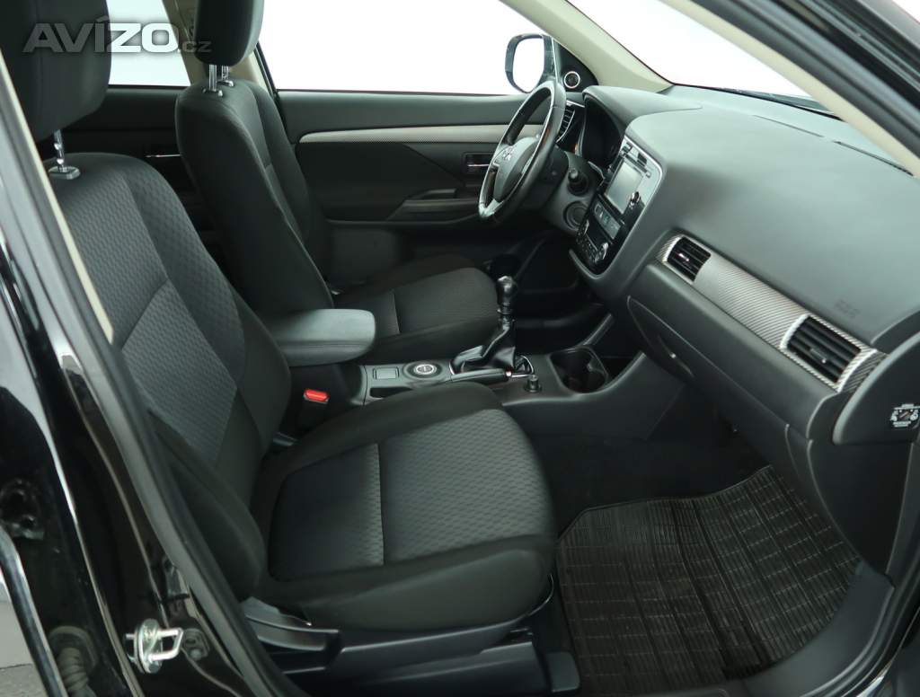 Foto inzerátu Mitsubishi Outlander 2.2 DI-D