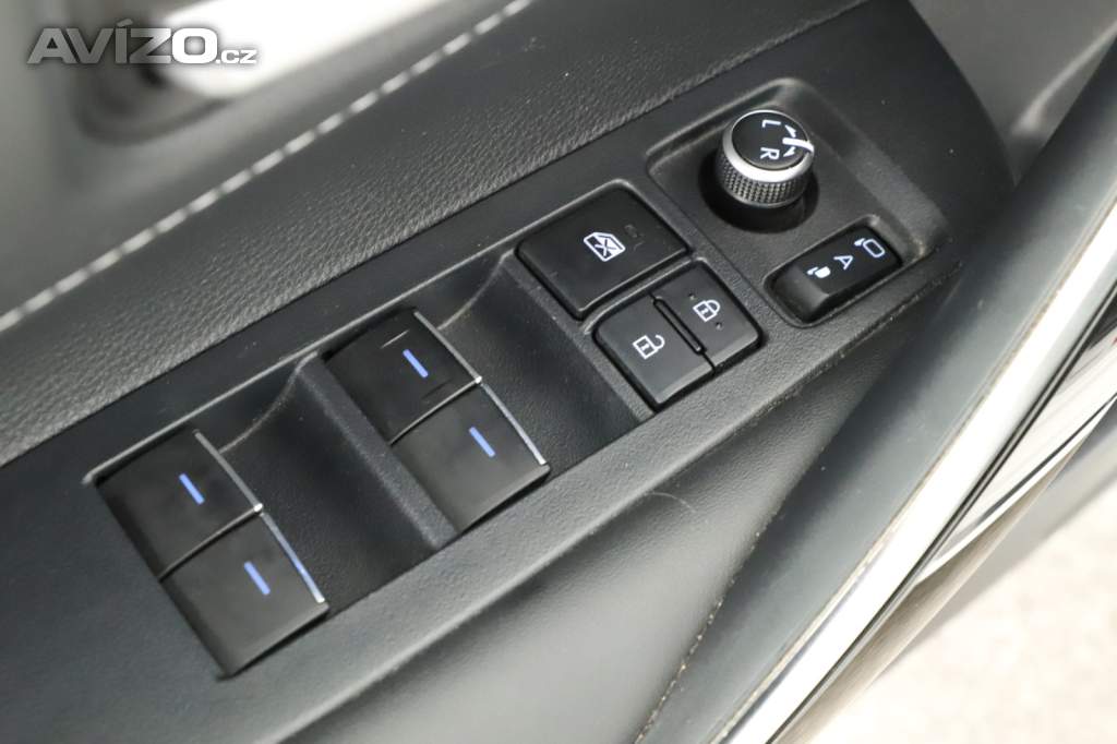 Foto inzerátu Toyota Corolla 2.0 Hybrid
