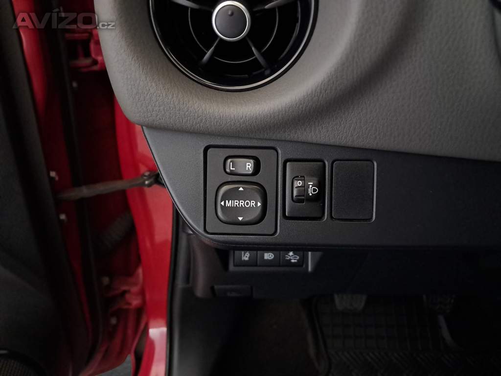 Foto inzerátu Toyota Yaris 1.0 VVT-i
